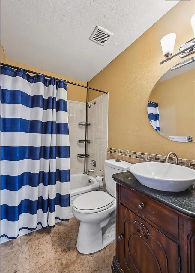 Building Photo - 646 S Joplin St