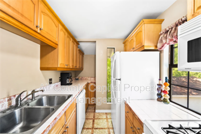 Building Photo - 10515 N Mopac Expy