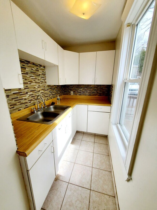 Building Photo - 48 Everard St