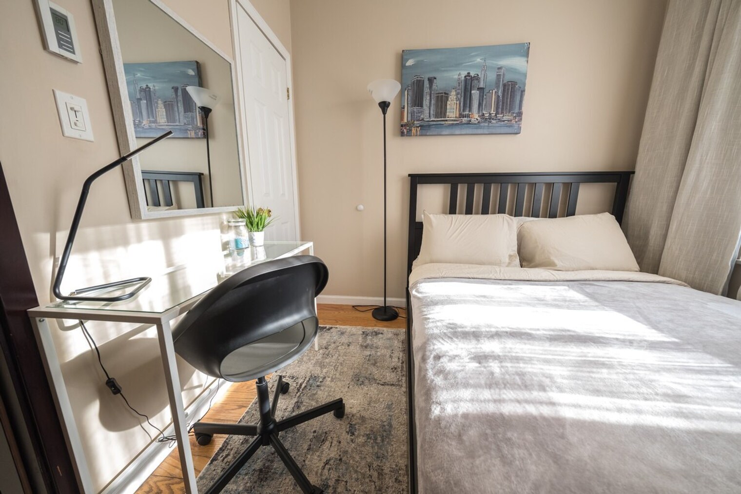 Building Photo - 5 W 101st St