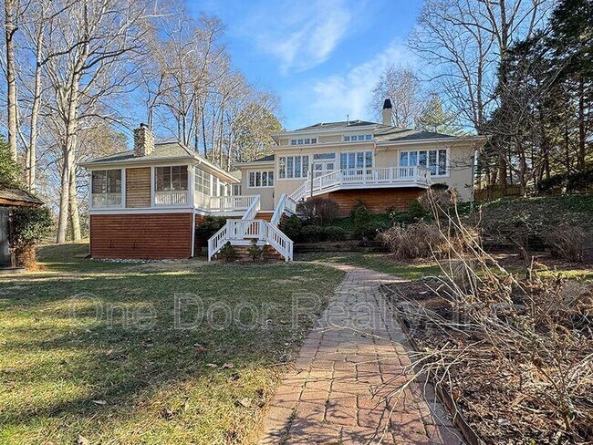 Building Photo - 109 Elizabeth Meriwether