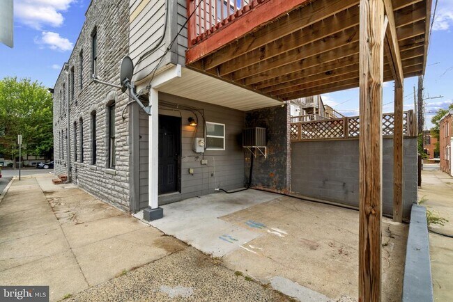 Building Photo - 11 N East Ave
