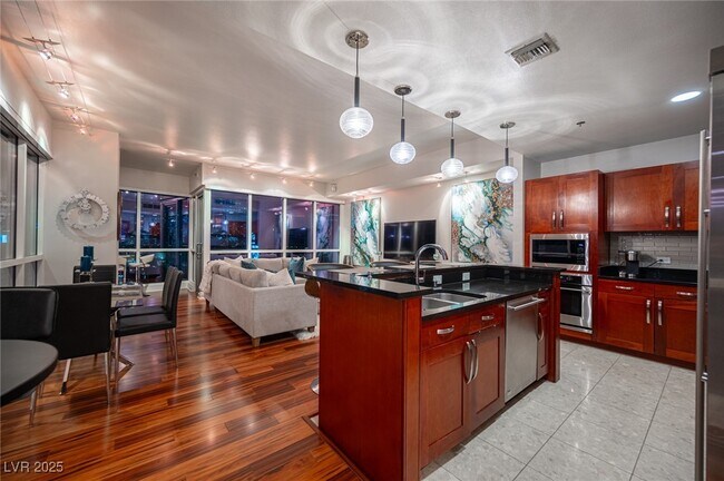 Primary Photo - 4525 Dean Martin Dr