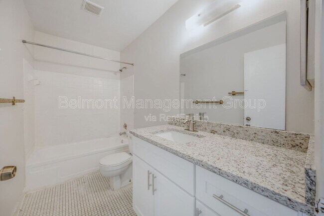Building Photo - 605 Northlake Blvd