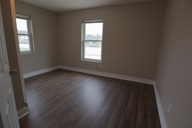 Building Photo - 1285 SE Port St Lucie Blvd