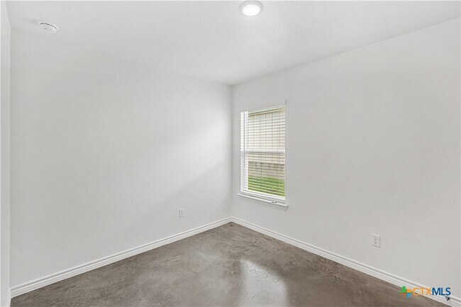 Building Photo - 1214 Concord Dr