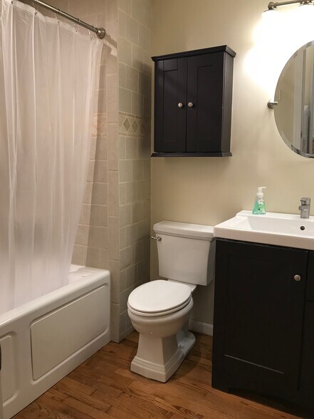 full bath #2 upstairs hall - 9044 Rhode Island Ave