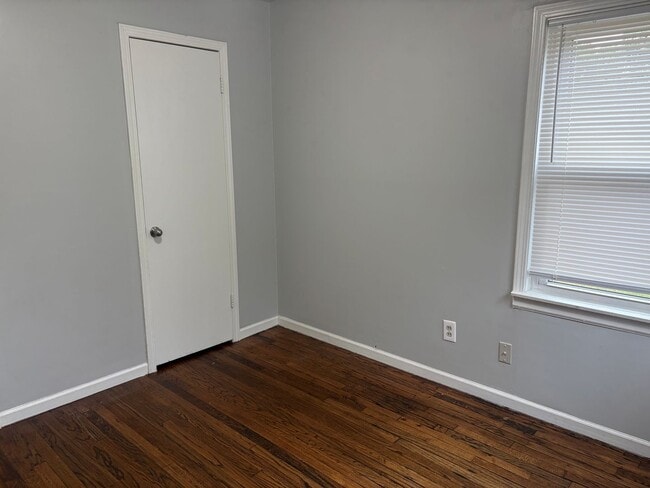Building Photo - 4416 S Cherry Ave