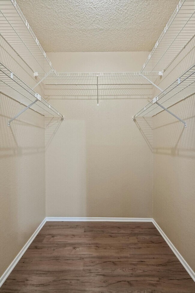 Building Photo - 6501 Brush Country Rd