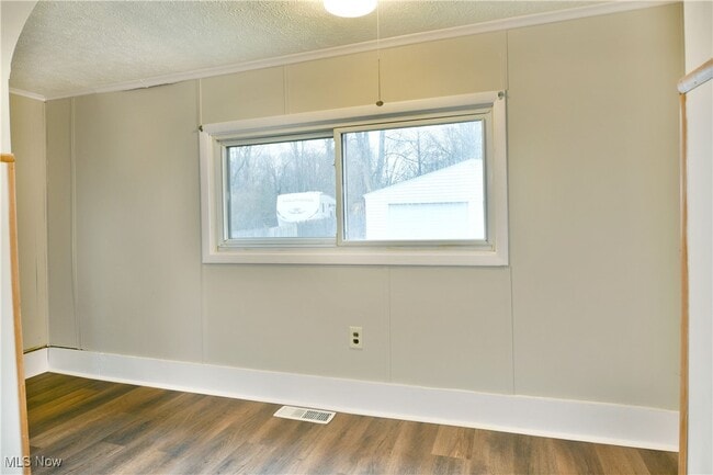 Building Photo - 2785 Deforest Rd SE