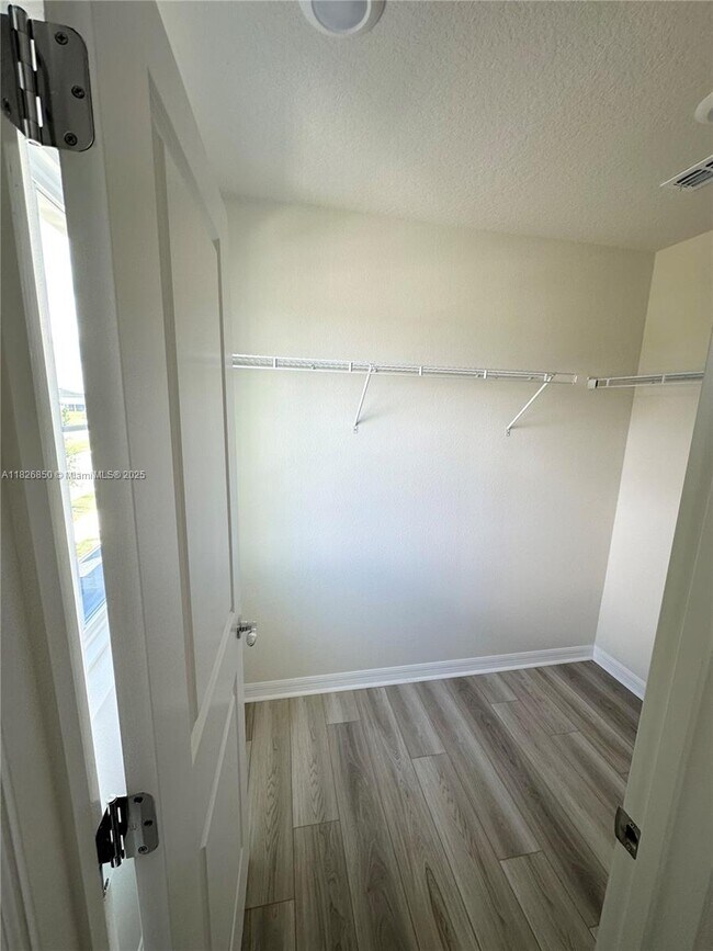 Building Photo - 6364 Tabebuia Pkwy