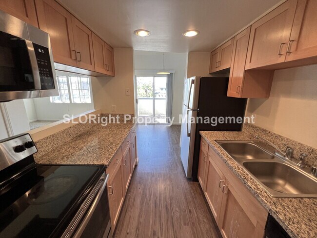 Building Photo - AVAILABLE AUGUST - Upstairs San Luis Obispo Condo - 2 Bedroom / 1 Bathroom