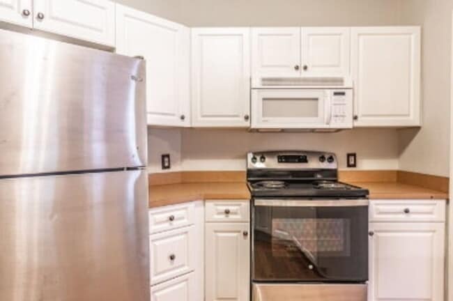 Building Photo - 1110 Devonshire Trail