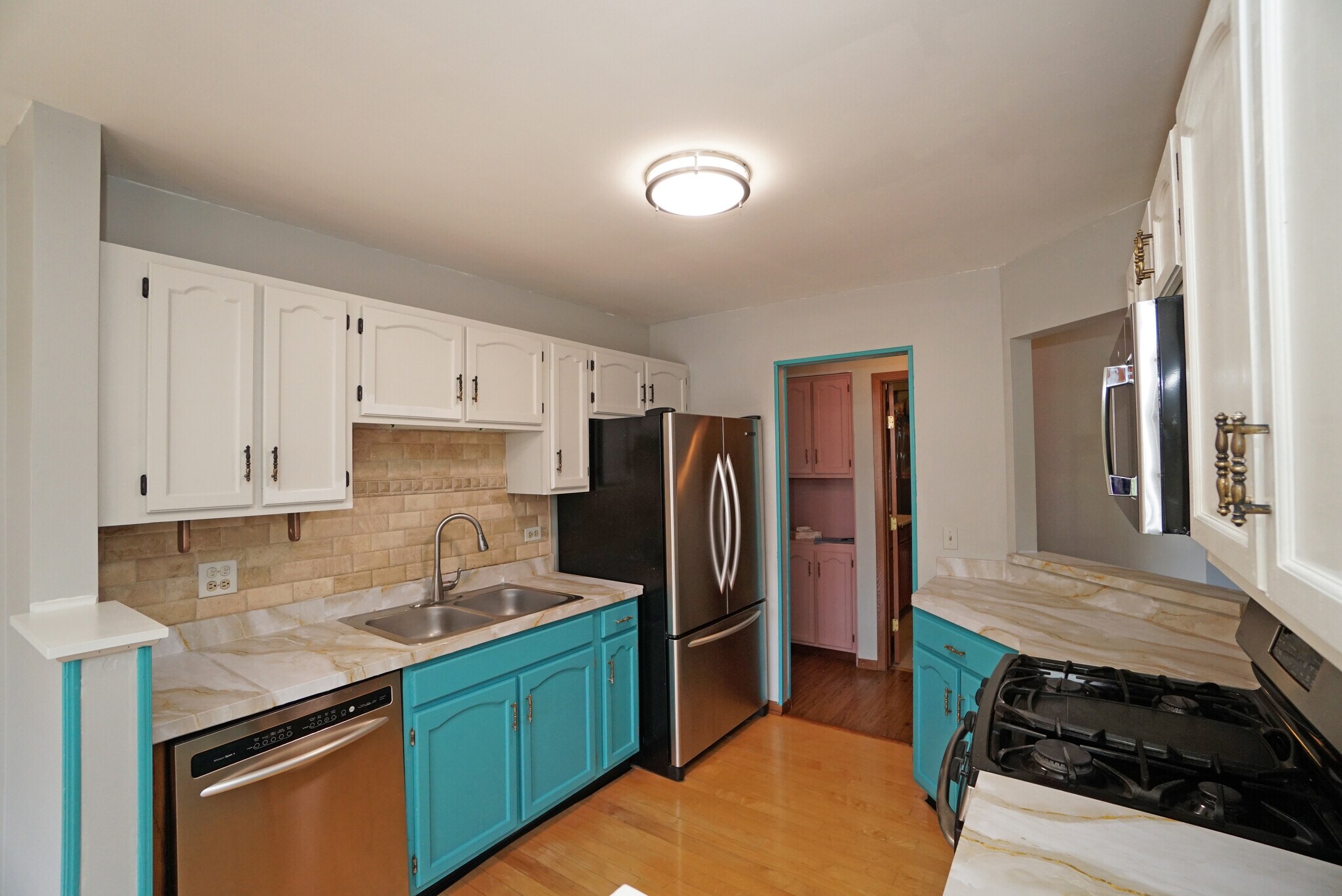 Kitchen - 131 Red Fox Ln