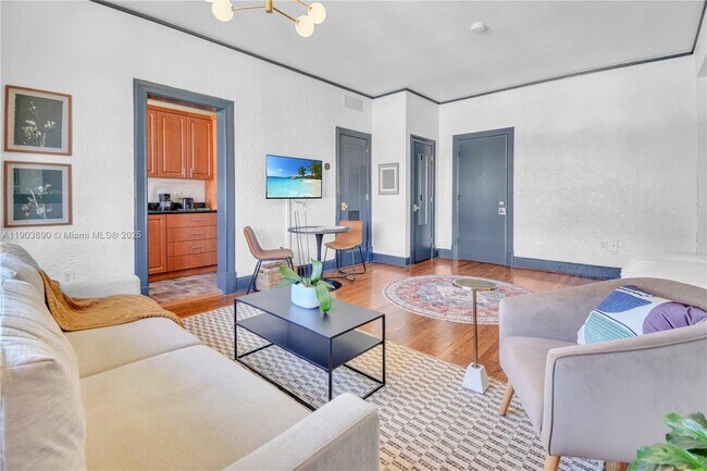 Building Photo - 900 16th St