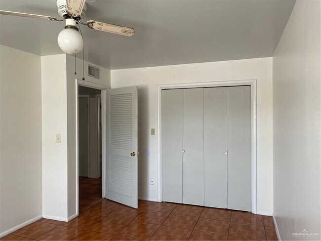 Building Photo - 13 Charles Cir
