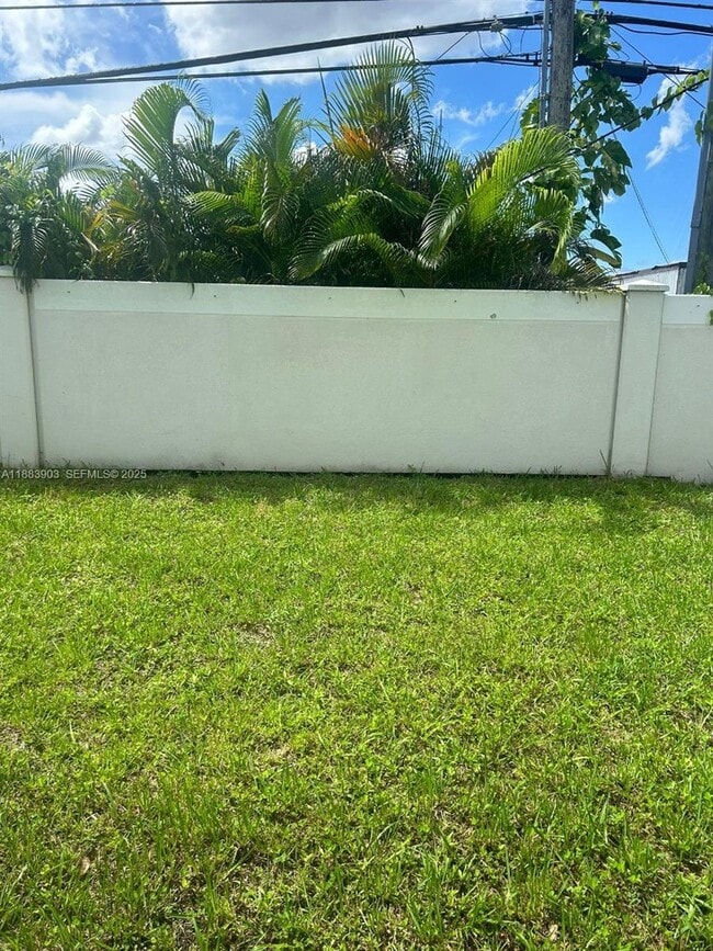 Building Photo - 20828 NE 2nd Ct