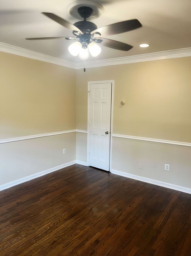 Building Photo - Move in Special! 2 Bed 1 Bath SE, DC