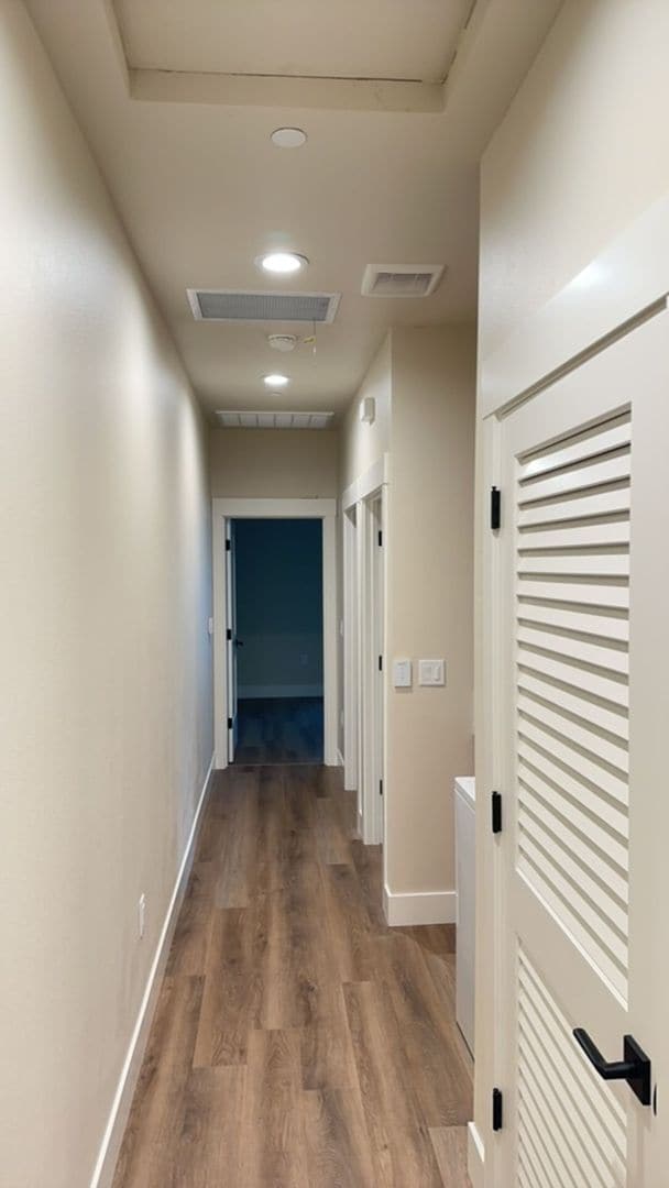 Building Photo - 101 E Lindo Ave