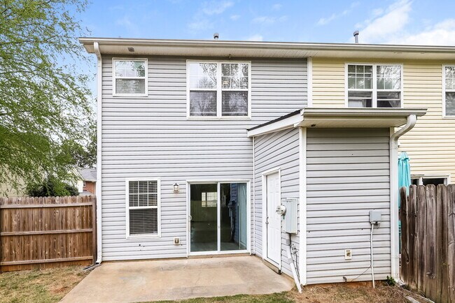 Building Photo - 281 Pearl Chambers Dr