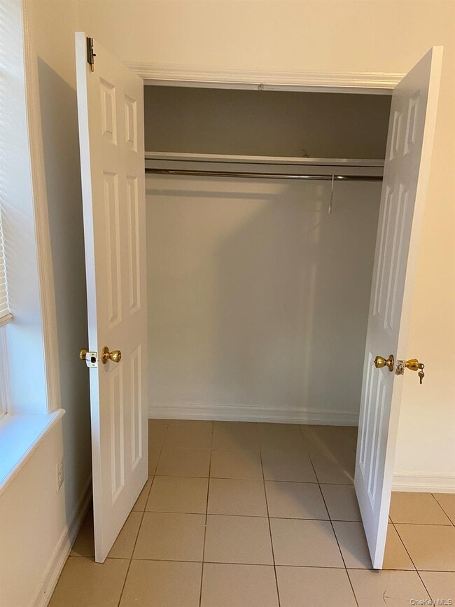 Building Photo - 31-17 Buell St