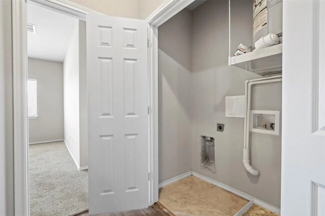 Building Photo - Stylish Living in the Heart of Princeton!