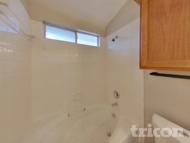 Building Photo - 6614 Cougar Village