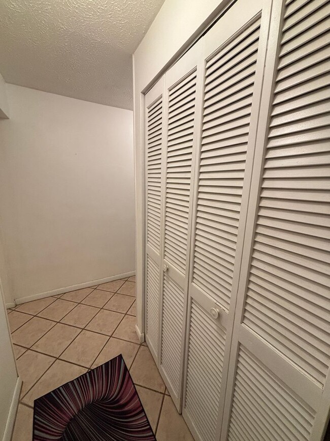 Building Photo - Sun Harbor