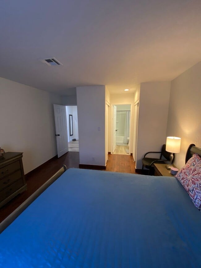 Building Photo - 5028 S Rainbow Blvd