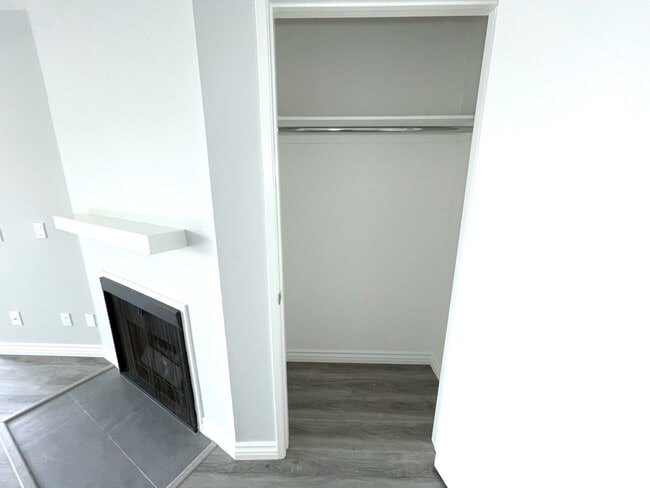 Building Photo - 3445 Mentone Ave