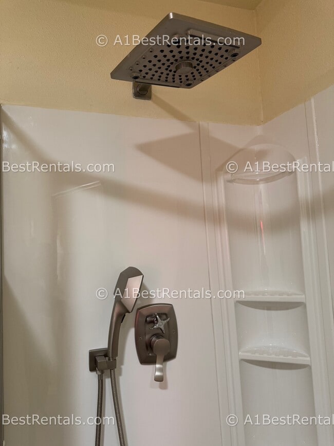 Building Photo - 3205 Sierra St