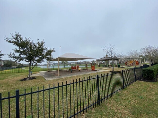 Building Photo - 17518 Stamford Oaks Dr