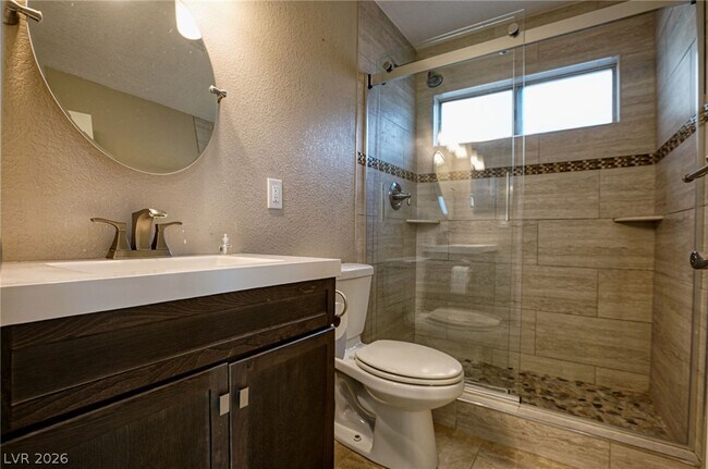 Building Photo - 3956 Clear View Dr
