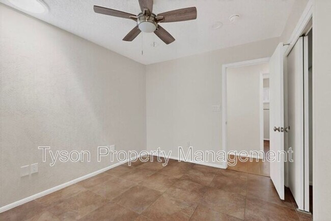 Building Photo - 8301 Cherry Hills Dr NE