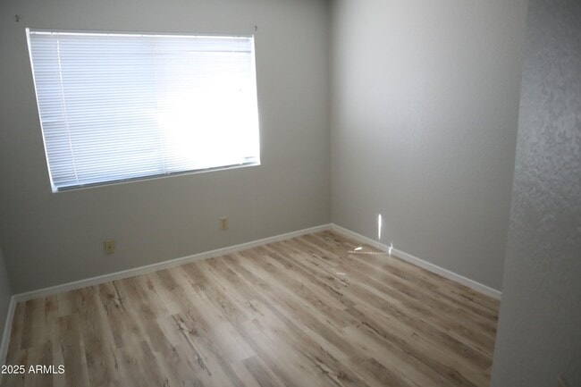 Building Photo - 8650 W Greenbrian Dr
