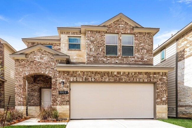 Primary Photo - 7911 Fijian Cypress Dr
