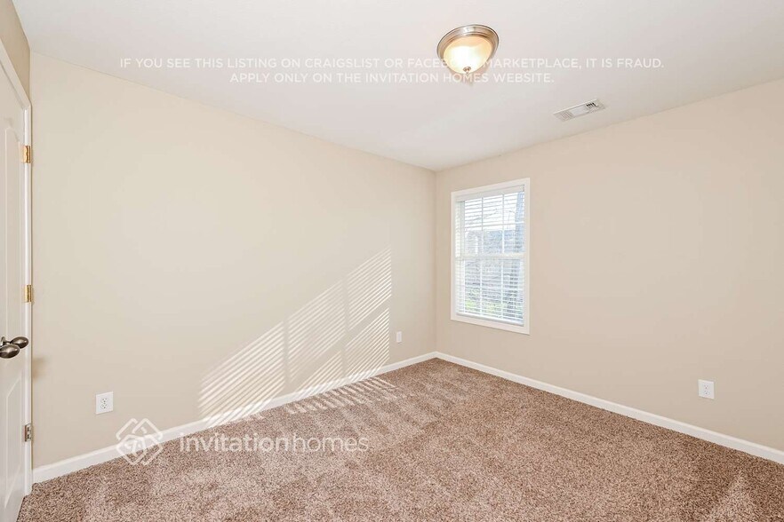 Building Photo - 6685 White Walnut Way