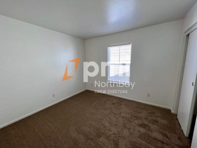 Building Photo - 3200 Puffin Cir