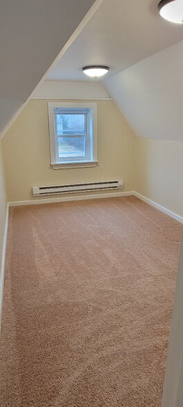 Building Photo - 513 Blue Eagle Ave