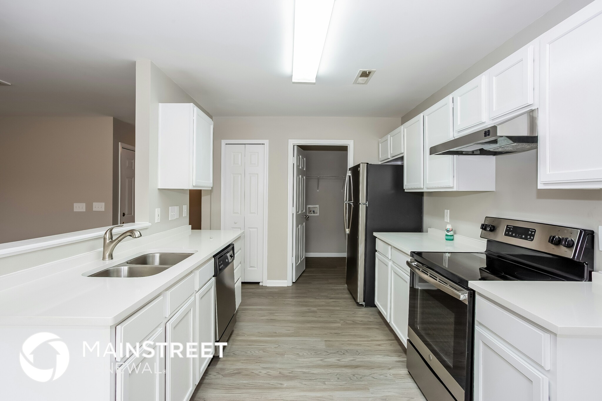 Building Photo - 4941 Hawfield St