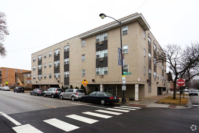 Primary Photo - 2559 W Bryn Mawr Ave