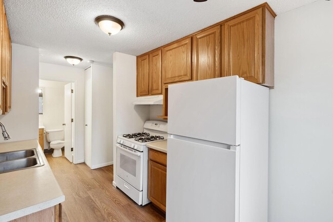 Building Photo - 4101 Parklawn Ave