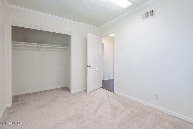 Building Photo - 6894 N Auburn Cir