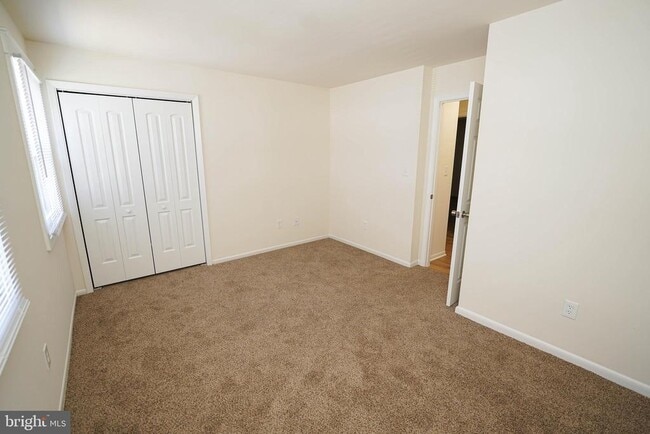 Building Photo - 734 Hemlock St