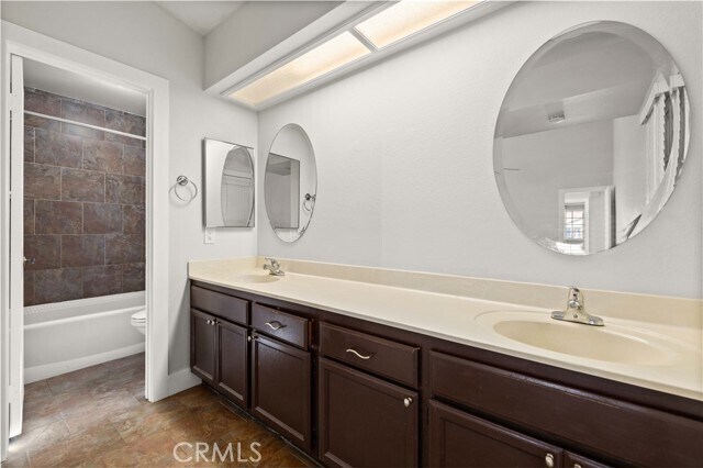 Building Photo - 1008 E Avenue J7