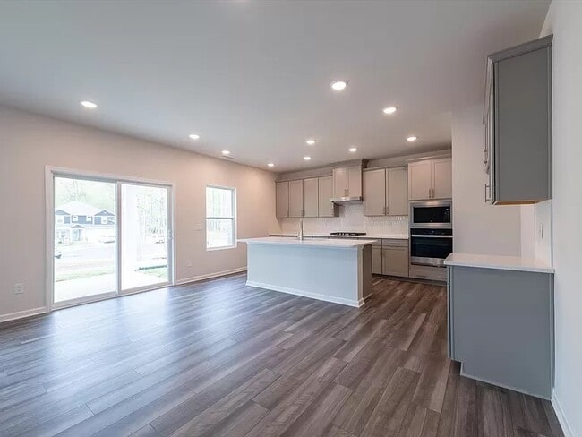 Building Photo - 1032 Umstead Grove Way