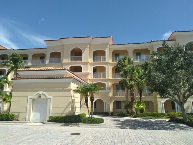 Building Photo - 16 Harbour Isle Dr W
