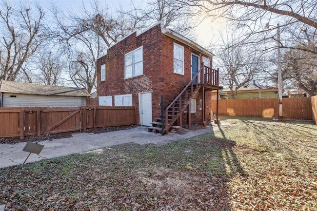 Building Photo - 1220 NW 43rd St