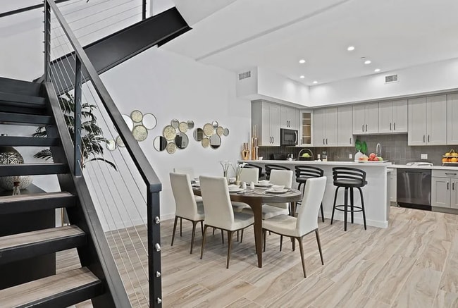 Building Photo - 2323 28th St