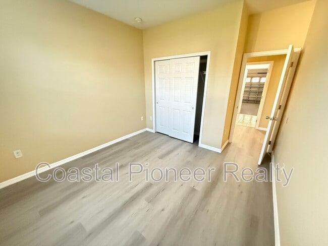 Building Photo - 10337 Stratford Pointe Ave